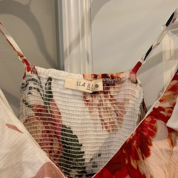 NWOT ILLA ILLA Floral Romper - Picture 2 of 3